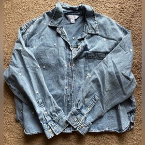 Old Navy Light Blue Denim Cropped Floral Daisy Button Shirt